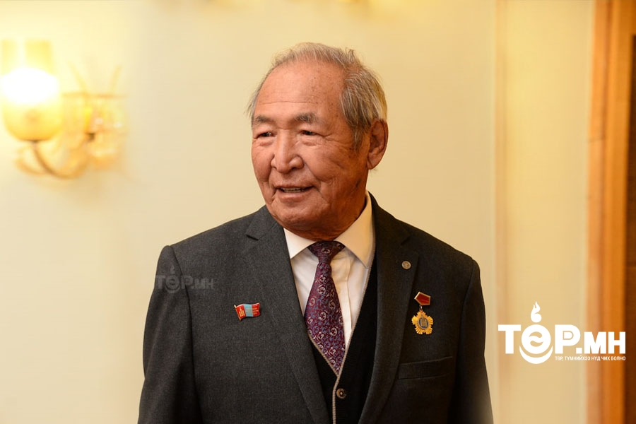 Ч.Хурц: Ерөнхийлөгчийн болон парламентын засаглалын талаар бүтэн 10 гаруй хоног маргалдсан