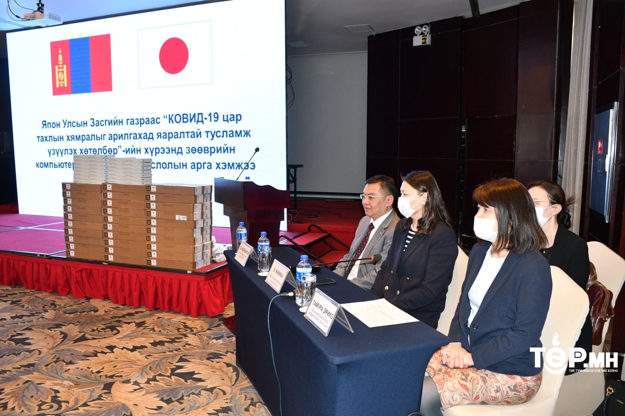 21 аймаг болон 9 дүүргийн дархлаажуулалтын нэгжүүдэд зөөврийн компьютер гардуулан өгөв