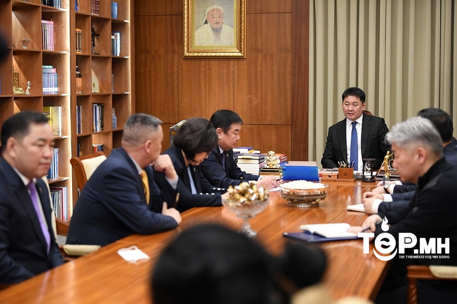 Монгол Улсын Ерөнхийлөгч У.Хүрэлсүх Улсын Их Хурал дахь Ардчилсан намын бүлгийн гишүүдтэй уулзлаа