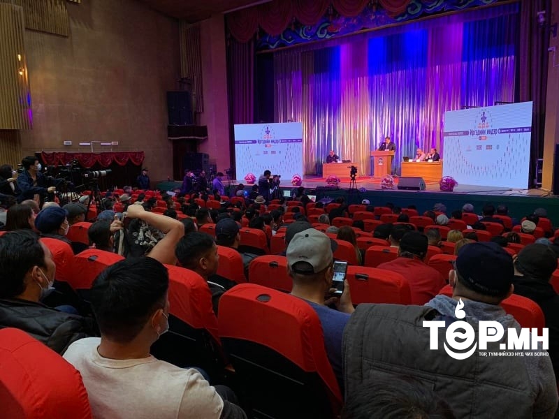 Дарханы иргэд “КЬЮ ЭС СИ” ХХК-ийн концессын гэрээг цуцлахыг шаардан нээлттэй хэлэлцүүлэгт байр сууриа илэрхийллээ