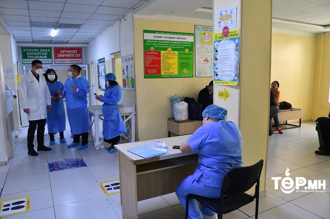 Эрүүл мэндийн сайд С.Энхболд дүүргийн эмнэлгүүдэд ажиллалаа