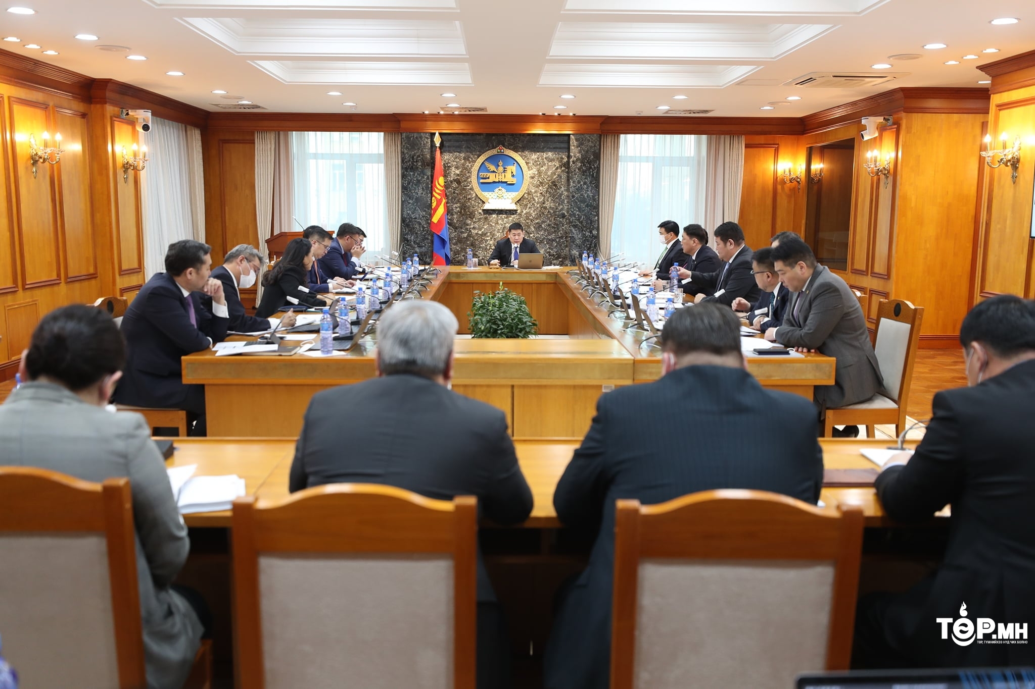 Төрийн аль байгууллага хэмнэлт хийх талаар хэлэлцэж байна