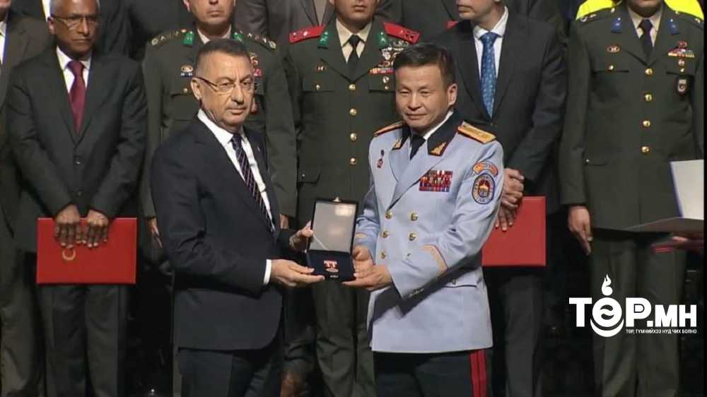 Бригадын генерал Б.Ууганбаяр БНТУ-ын Ерөнхийлөгчийн “Хүмүүнлэгийн үйлсийн хүндэт медаль”-аар шагнагдлаа