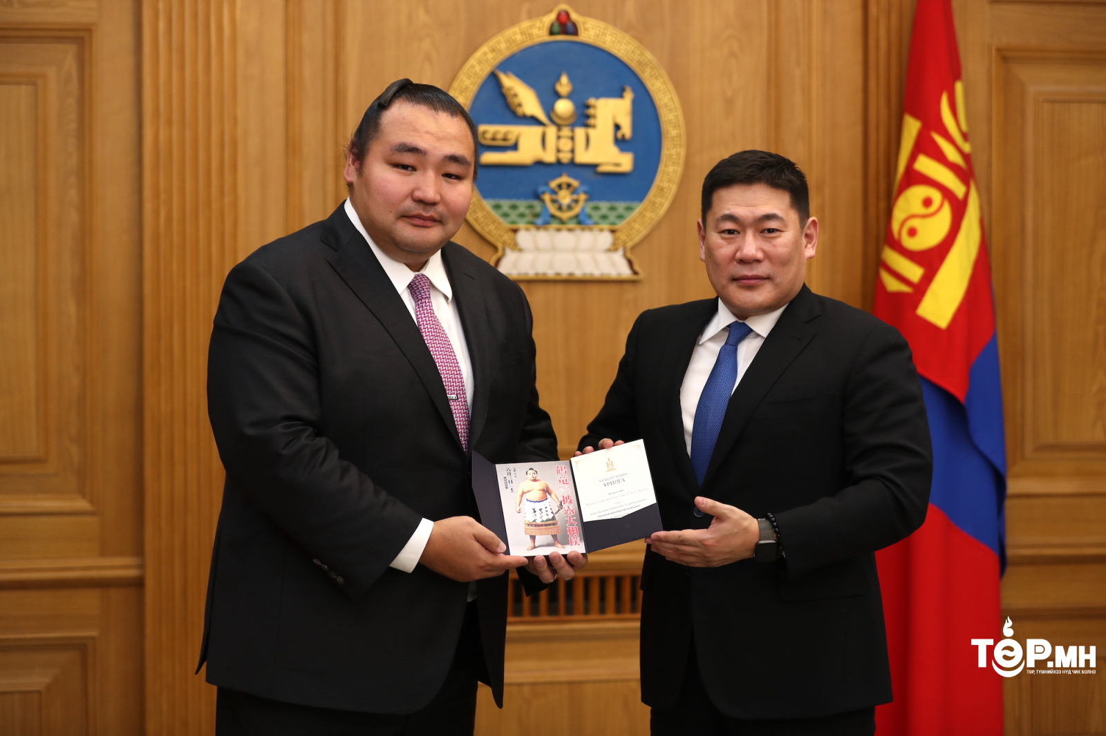 Какурюу М.Ананд Ерөнхий сайдад "Үс авах ёслол"-ынхоо урилгыг гардууллаа