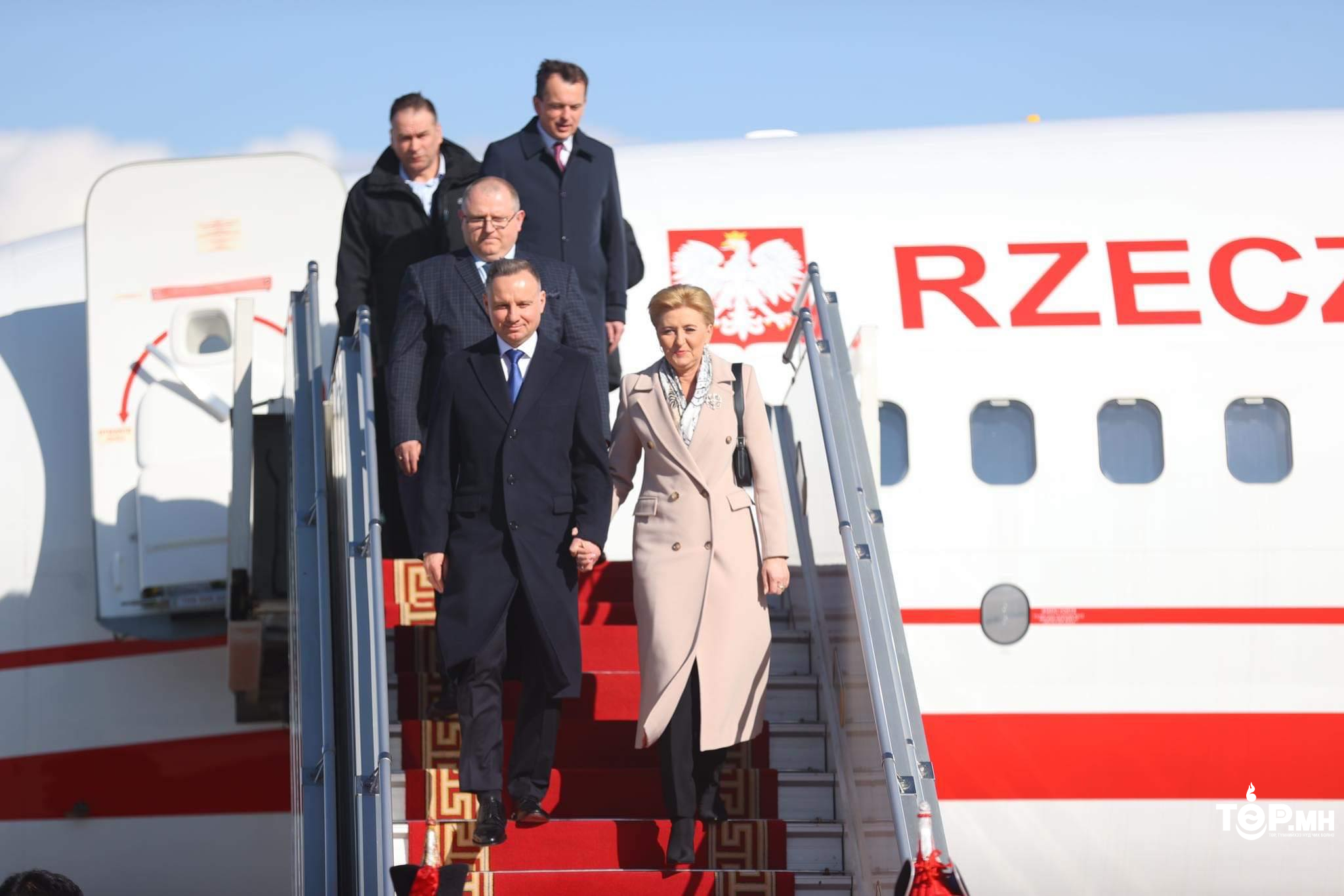 Бүгд Найрамдах Польш Улсын Ерөнхийлөгч Анджей Дуда гэргийн хамт Монгол Улсад хүрэлцэн ирлээ