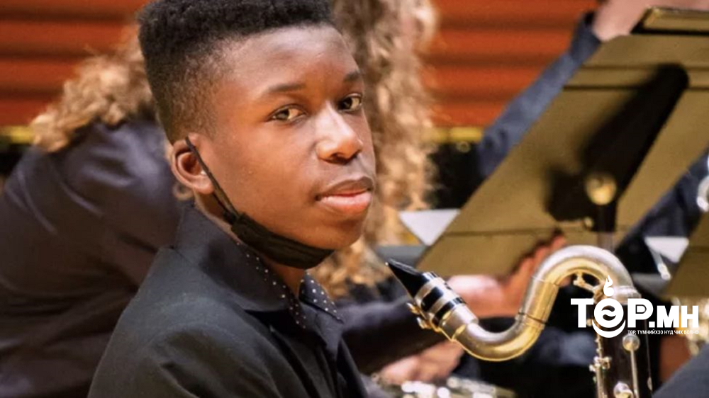 АНУ: Хаалга андуурсан хар арьст хүүг гэрийн эзэн бууджээ