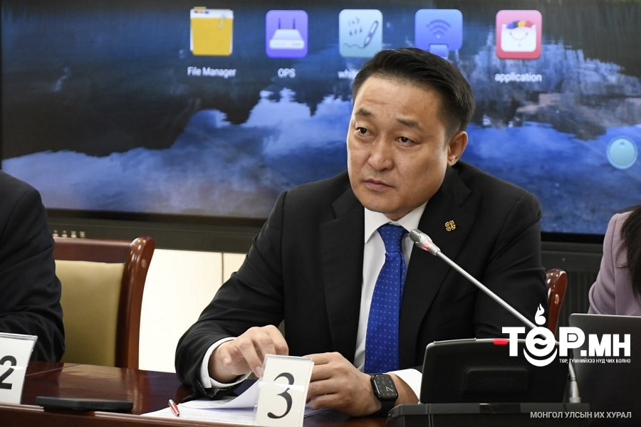 Д.Амарбаясгалан: Малчид яагаад өр зээлтэй, зээлээ тэглүүлсэн, ядуу амьдрах ёстой гэж