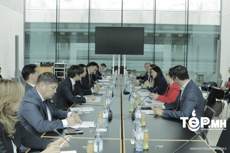 УИХ дахь Монгол-Австрийн парламентын бүлгийн дарга Э.Бат-Амгалан тэргүүтэй төлөөлөгчид Бүгд Найрамдах Австри Улсын Үндэсний Зөвлөлд айлчиллаа