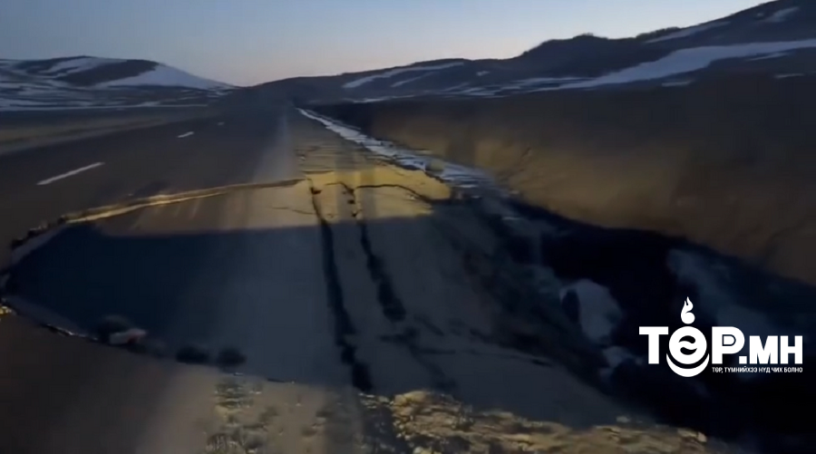 Дархан-Улаанбаатар чиглэлийн авто зам эвдэрч, аюултай нөхцөл байдал үүсжээ