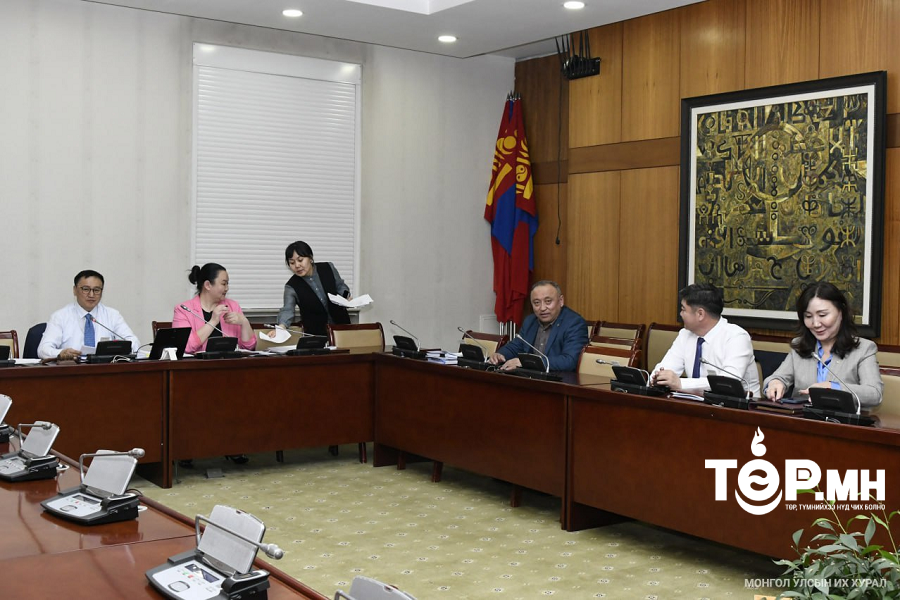 Хаалттай хуралдаанаар Татварын ерөнхий газрын мэдээллийг сонслоо