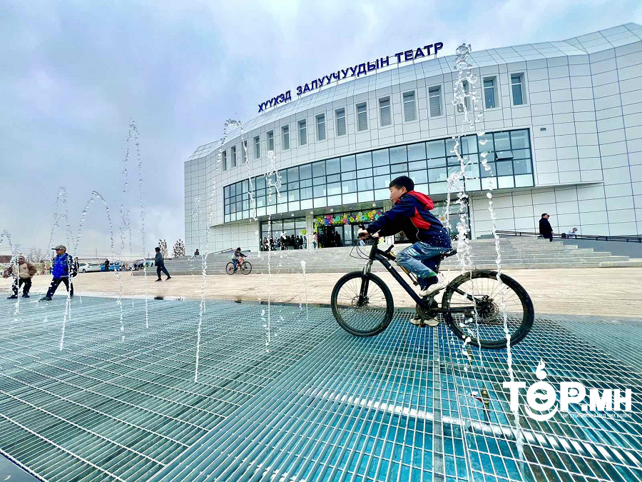 Х.Нямбаатар: Хүүхэд, залуучуудын театр орчимд спортын цогцолбор, тусгай сургууль байгуулна