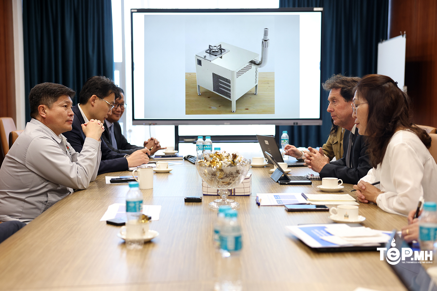 Улаанбаатар хотын агаарын бохирдлыг бууруулахад Дэлхийн банктай хамтран ажиллахаар санал солилцлоо