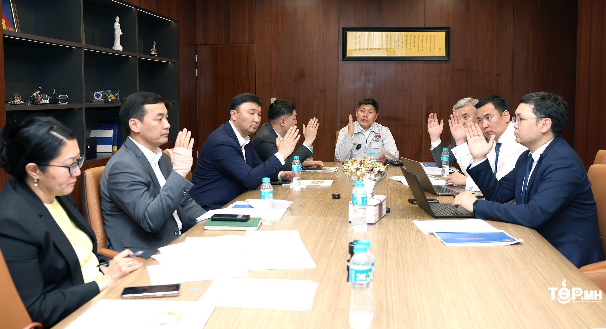 Ж.Хатанбаатар нарыг менежментийн гэрээгээр ажиллуулах 73 дугаар тогтоолыг хүчингүй болгов