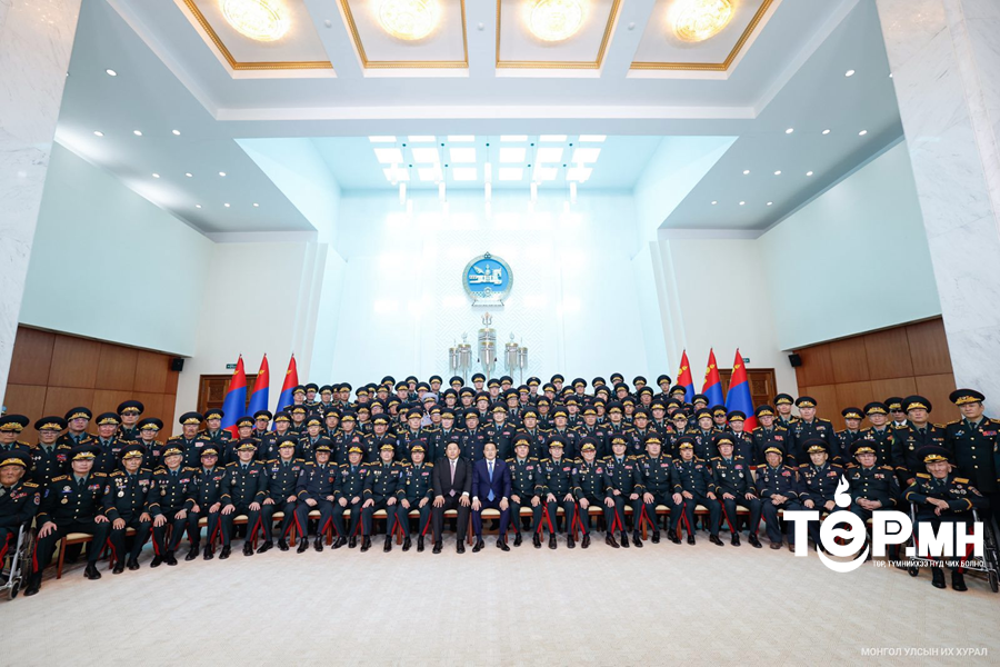 УИХ-ын дарга Д.Амарбаясгалан генералуудыг хүлээн авч хүндэтгэл үзүүллээ