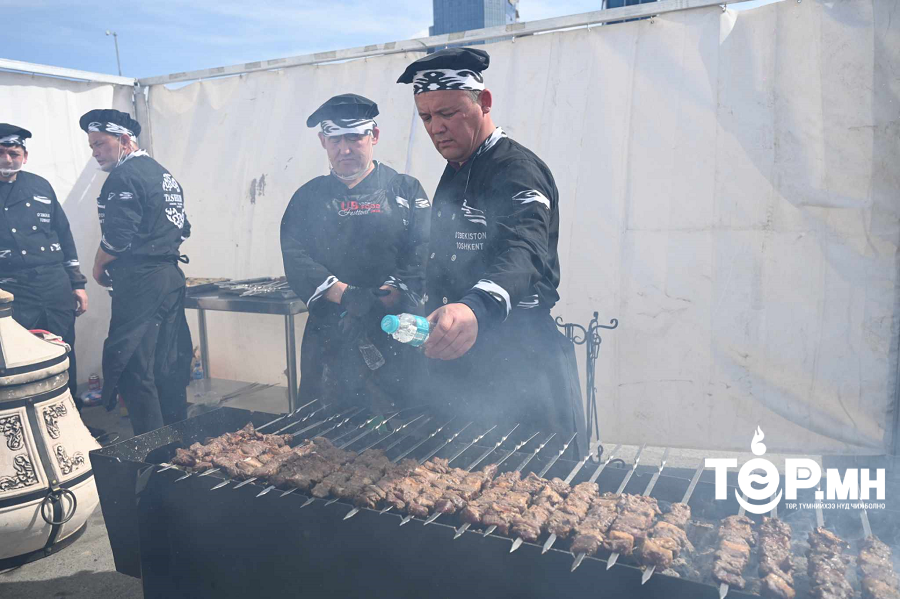 Аялал жуулчлалыг нэмэгдүүлэх, олон орны хоолны соёлыг таниулах “UB food” фестиваль төв талбайд эхэллээ