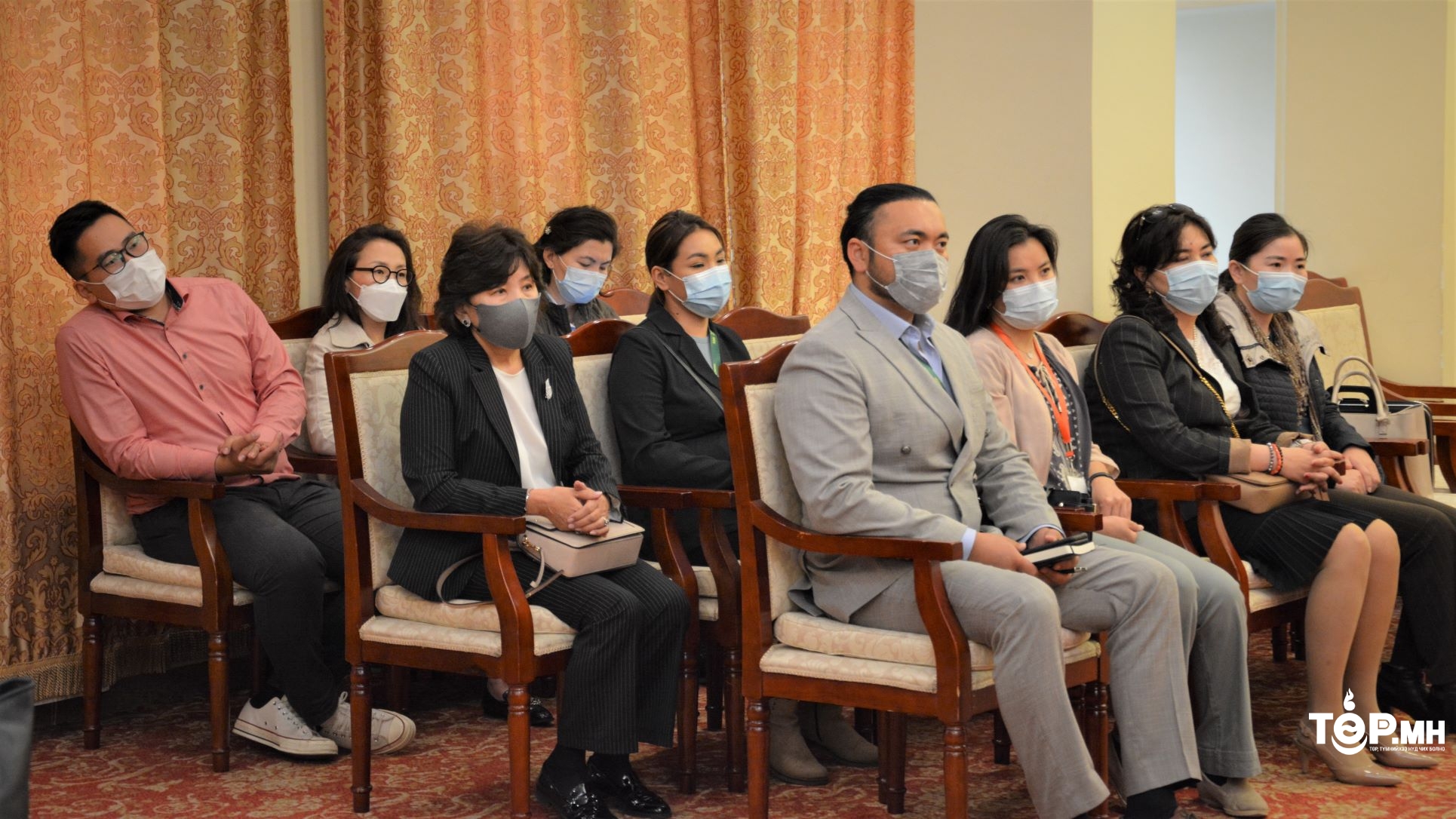 “КОВИД-19” халдварын эсрэг эм, эмнэлгийн хэрэгслийн нөөцийг хангах чиглэлээр эмийн сангуудтай хамтарч ажиллана