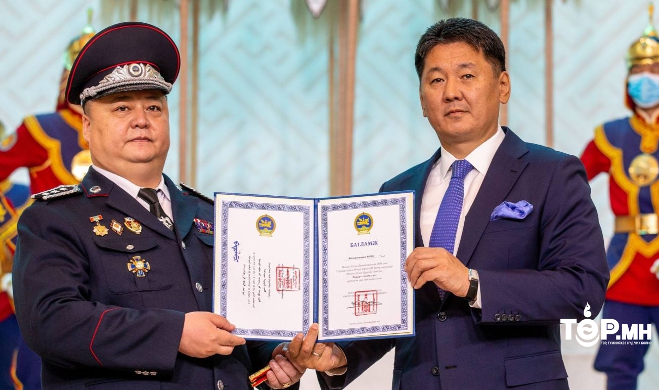 ЦЕГ-ын дарга Ж.Болд төсвийн 5.8 сая төгрөгөөр ГЕНЕРАЛ хувцас хийлгэжээ