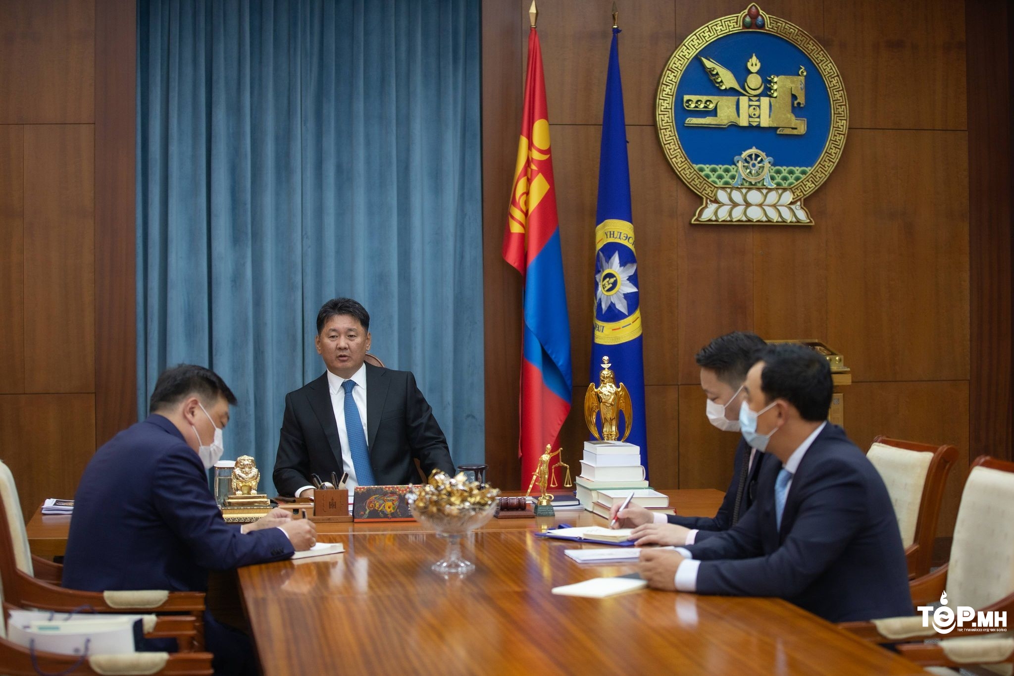 Монгол Улсын Ерөнхийлөгч У.Хүрэлсүх: Хэрэглэгчдийг хохироосон өндөр хүүтэй зээл олголтын эсрэг хууль эрх зүйн орчныг бүрдүүлэх шаардлагатай