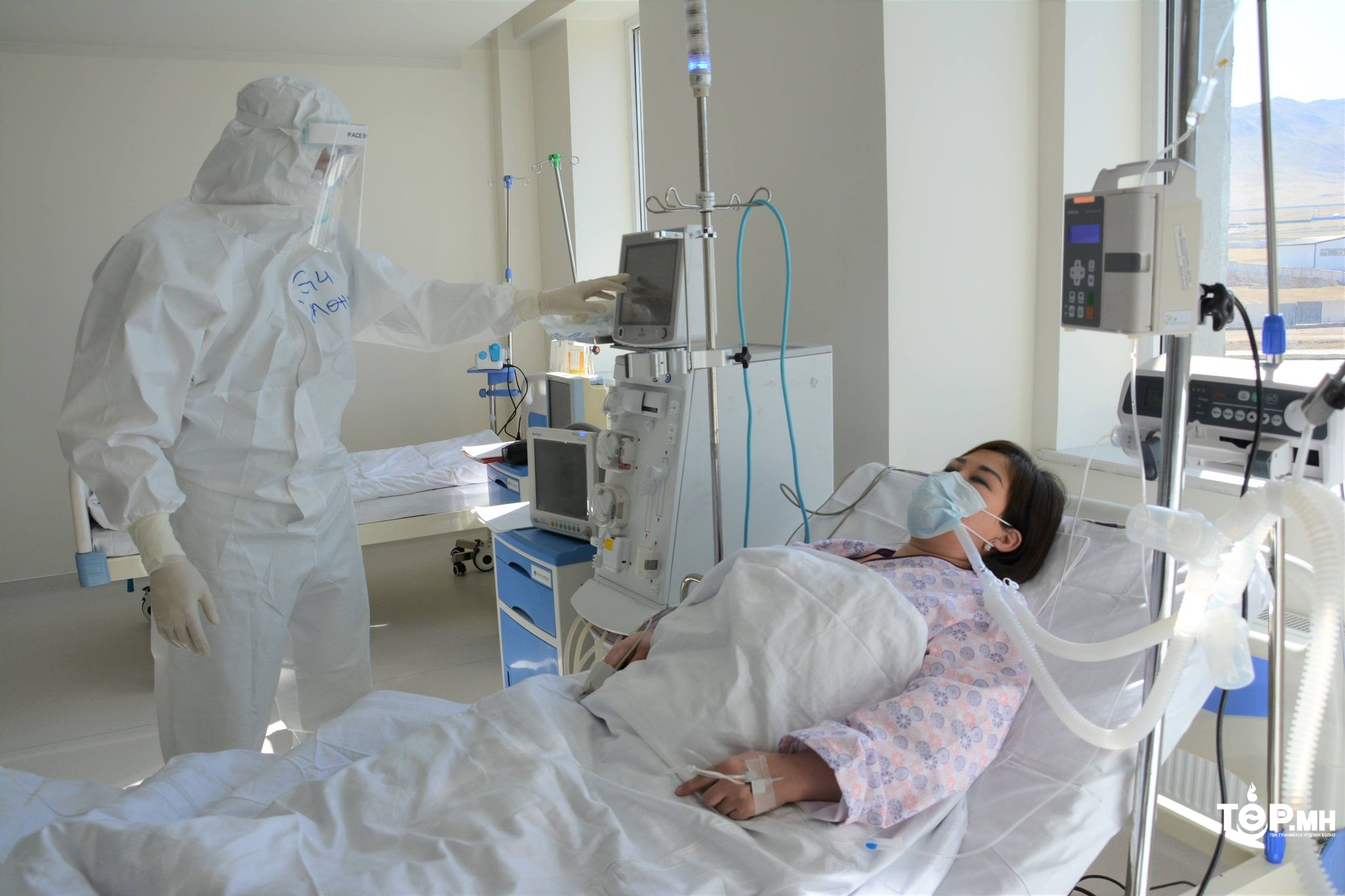 Эмнэлгүүдийн орны ачаалал 1588 ороор буурчээ