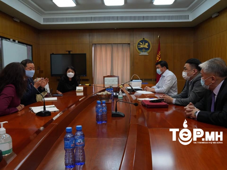 PCR шинжилгээний хариуг ЦАГИЙН ДОТОР гаргах бичил лаборатори танилцууллаа