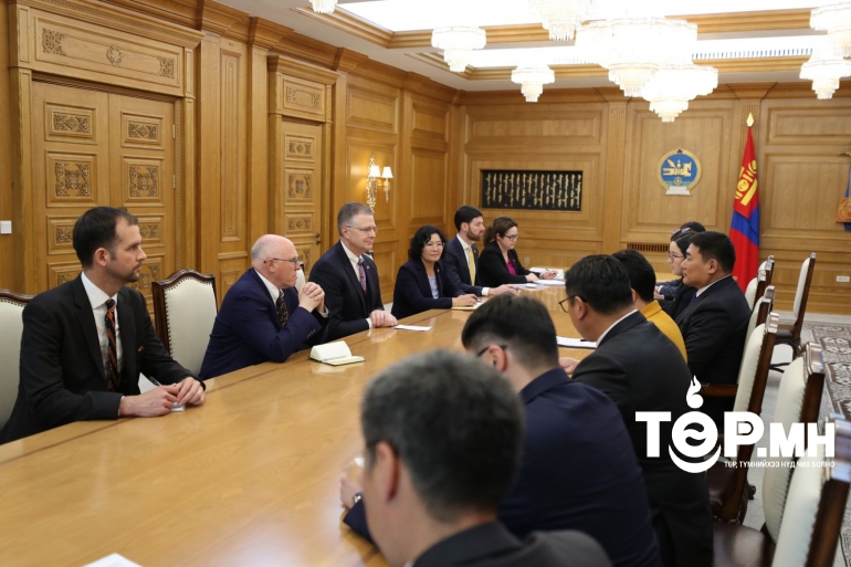 Ерөнхий сайд Л.Оюун-Эрдэнэ АНУ-ын Төрийн департаментын Зүүн Ази, Номхон далайн орнуудын асуудал хариуцсан Туслах төрийн нарийн бичгийн даргыг хүлээн авч уулзав