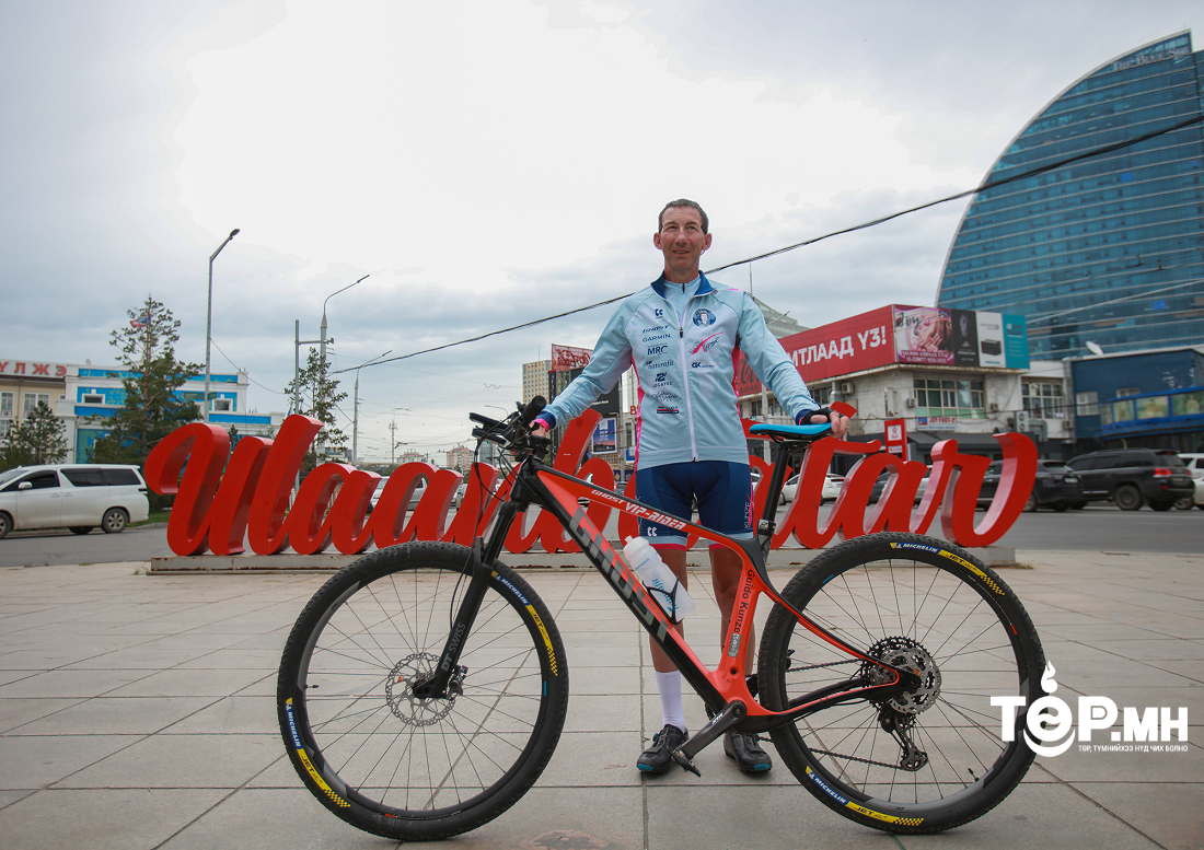 °    Германы тамирчин Гиидо Кунзе Монголд дугуйгаар аялж, Гиннесийн амжилтыг тогтооно