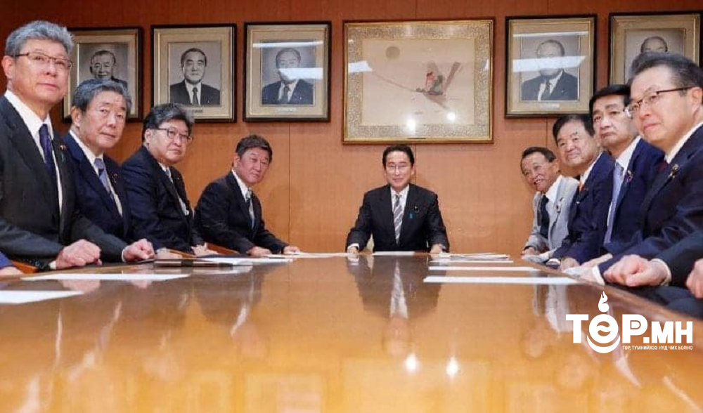 Японы засгийн газар бүрэн бүрэлдэхүүнээрээ огцорлоо