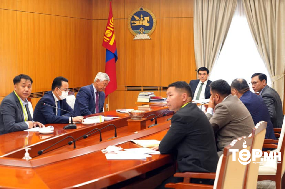 Хагас коксын үйлдвэр байгуулах төслийн талаар Засгийн газрын хуралдаанд яаралтай оруулах чиглэл өглөө