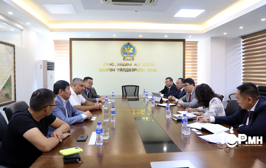 Халимаг үүлдрийн үхрээр малын чанарыг сайжруулах талаар санал солилцлоо