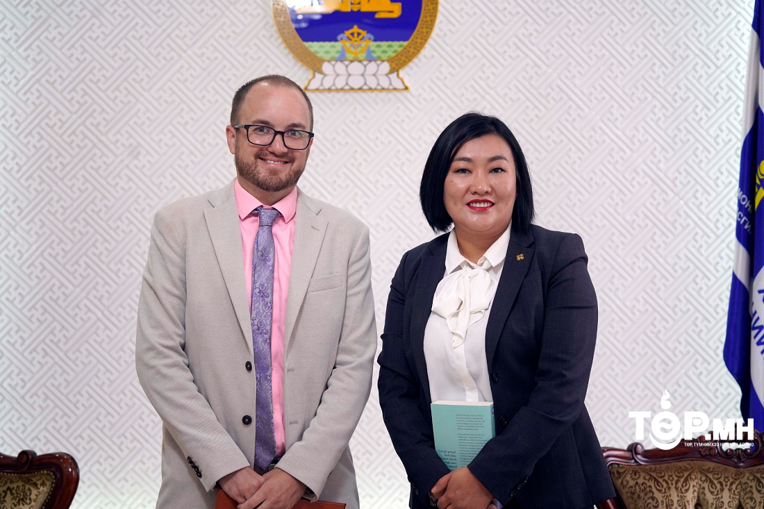 ХНХ-ын сайд А.Ариунзаяа People in need Олон Улсын Төрийн бус байгууллагын төлөөлөгч ноён Тим Женкис Вилсоныг хүлээн авч уулзлаа