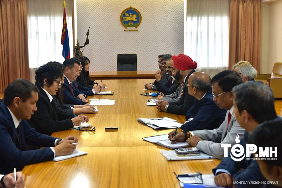 Л.Мөнхбаатар: Газрын тос боловсруулах үйлдвэрийг төлөвлөсөн хугацаанд нь ашиглалтад оруулахын төлөө бүх талаар дэмжиж ажиллана