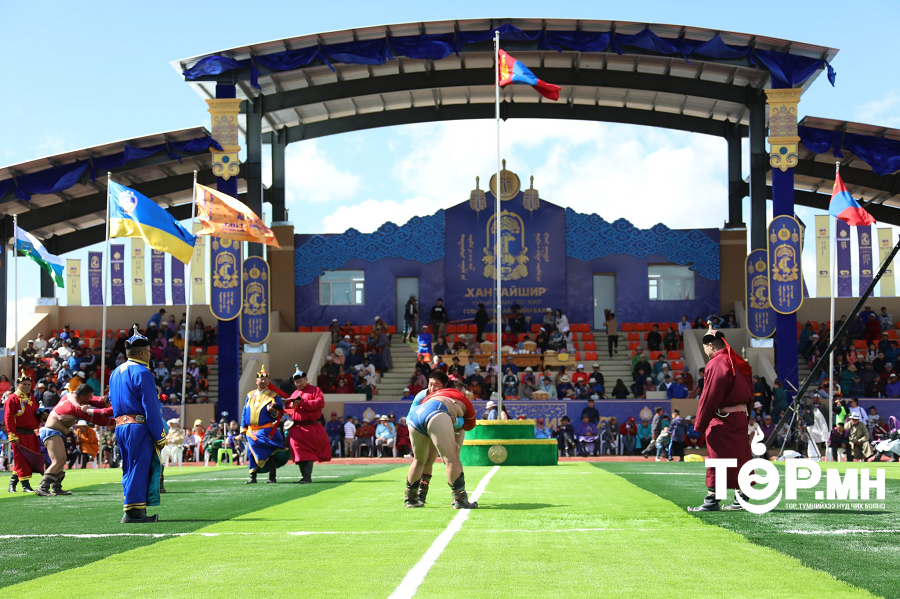 Хантайшир-100: Тавын даваанд зодоглох бөхчүүд