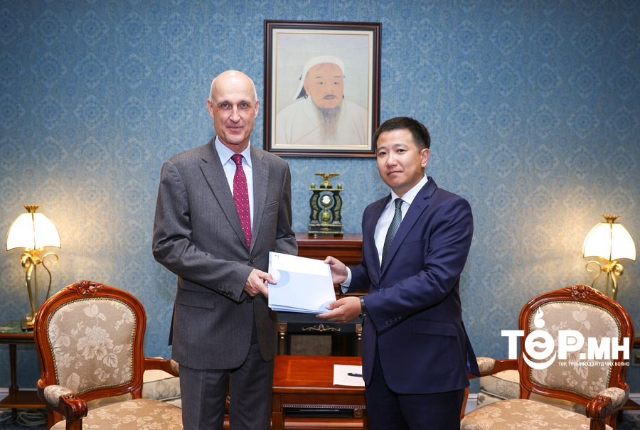 Герман улсаас Монгол улсад суух Элчин сайдаар Хэльмут Рудольф Кулитц томилогдон иржээ