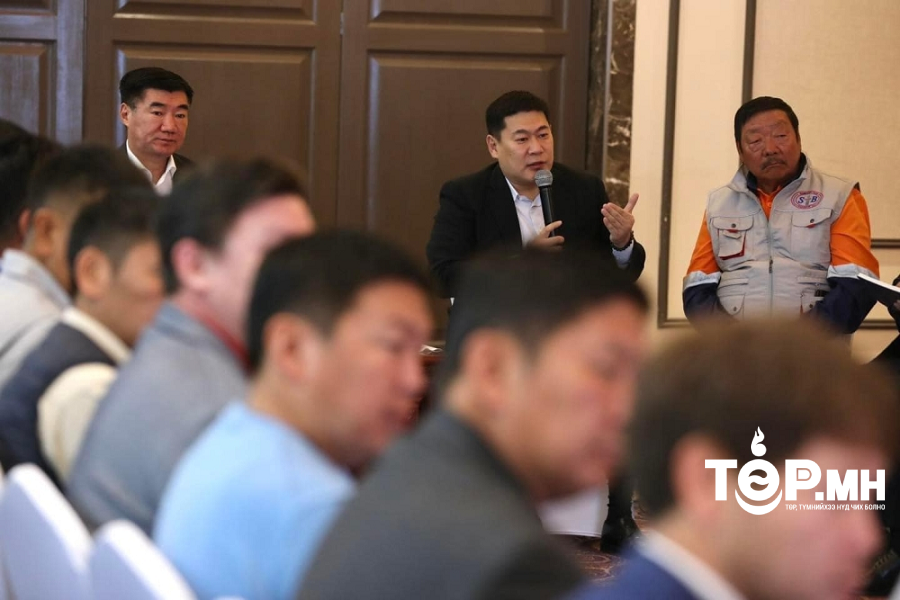 Ерөнхий сайд Л.Оюун-Эрдэнэ: Хариуцлага алдсан авто замын компаниудыг хар жагсаалтад оруулна