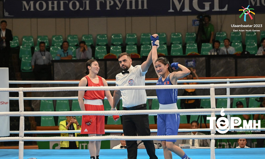 Боксын шигшээ багийн тамирчин Э.Номундарь эхний ялалтаа авлаа