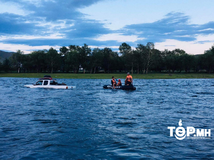 Согтуурсан үедээ амиа хорлох зорилгоор голын ус руу оржээ