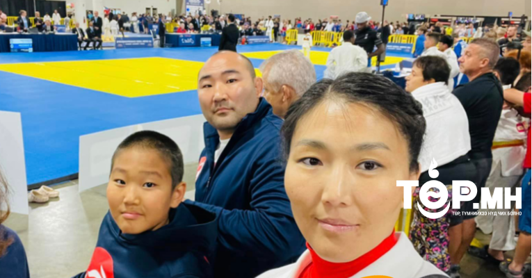 Гавьяат тамирчин С.Ням-очир мөнгөн медаль хүртсэн бол  эхнэр, хүү нь “АЛТАН” медаль хүртжээ