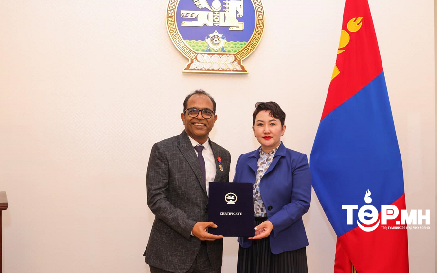 НҮБ-ын ХХААБ-ын суурин төлөөлөгч Винод Ахужаг төрийн дээд "НАЙРАМДАЛ ОДОН"-гоор шагналаа