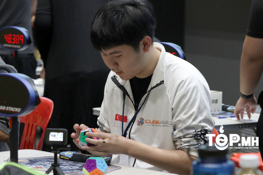 Хөл хорионы үед рубик шоогоор идэвхтэй хичээллэсэн нь Дэлхийн аварга болоход нь нөлөөлжээ