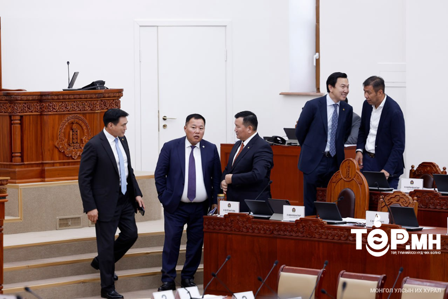 УИХ дахь МАН-ын бүлгийн хүсэлтийн дагуу 2024 оны 8 дугаар сарын 27-ны өдөр буюу мягмар гарагийн 10 цаг хүртэл завсарлага авах хугацааг сунгав