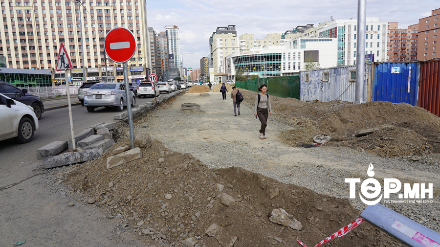 “Дүнжингарав” худалдааны төвийн урд уулзварын авто замыг гурван эгнээтэй болгон шинэчилнэ