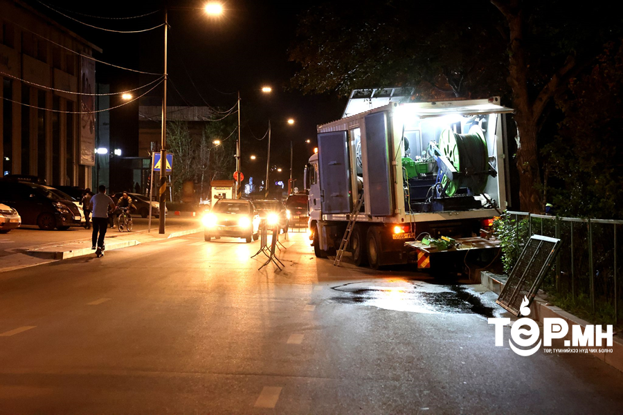 Ялалтын талбайн урд талаас Гэсэр сүмийн уулзвар хүртэл цэвэр усны 450 метр шугам хоолойг шуудуу ухалгүйгээр доторлож, шинэчилж байна