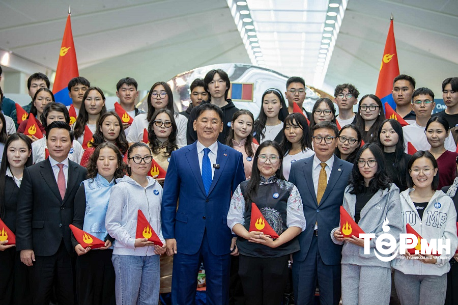 “Ерөнхийлөгчийн илгээлт-2100” тэтгэлэгт хөтөлбөрийн 296 оюутан  гадаад улсыг зорилоо