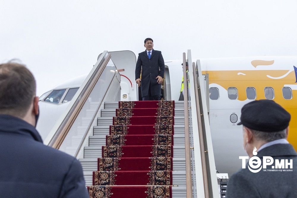 Монгол Улсын Ерөнхийлөгч У.Хүрэлсүх Оросын Холбооны Улсын нийслэл Москва хотноо хүрэлцэн ирлээ