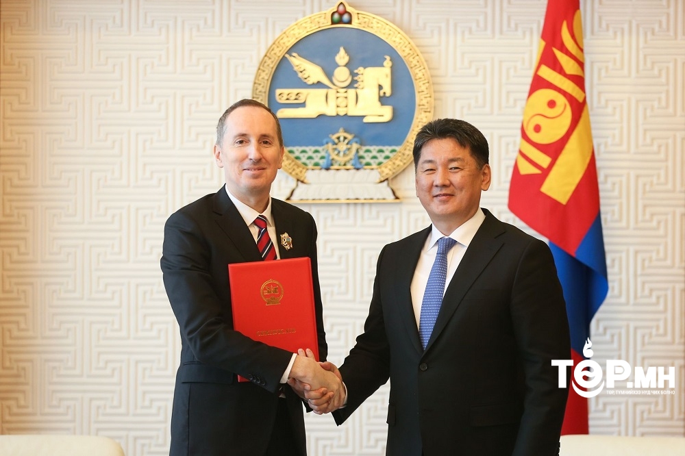 Монгол Улсын Ерөнхийлөгч У.Хүрэлсүх Бүгд Найрамдах Чех Улсын Элчин сайдыг хүлээн авч уулзлаа