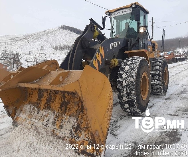 Халтиргаа гулгаанаас сэргийлж 330 тонн бодис, 577.7 тонн давс цацлаа