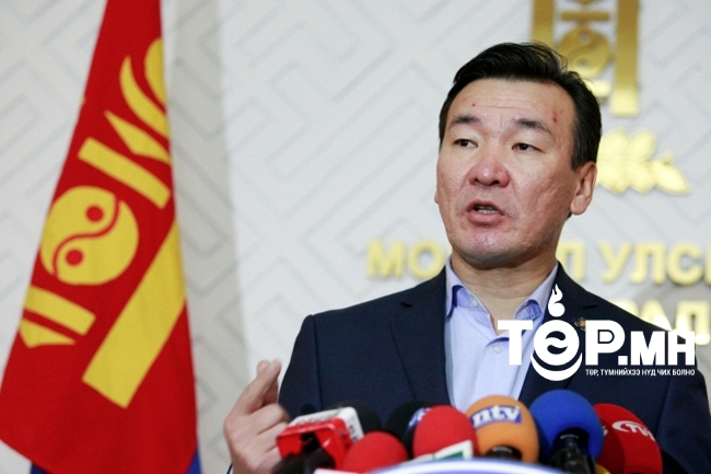 "АПУ-ын П.Батсайхан тэргүүтэй нүүрсчид Монголыг цөлмөж байна"