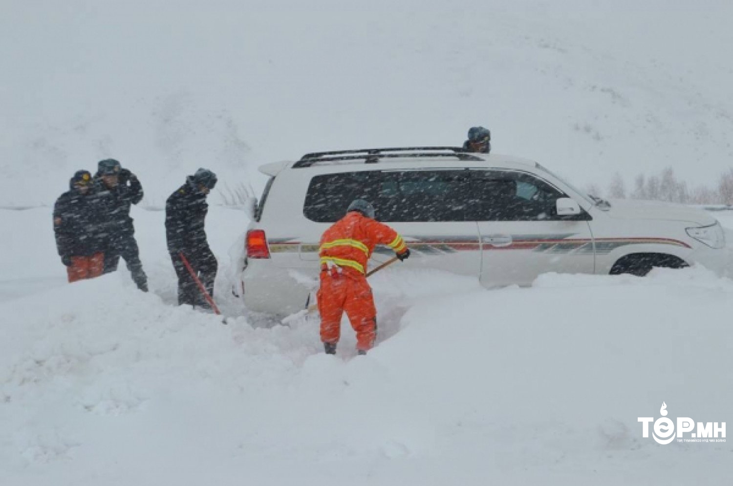 Машин нь эвдэрсэн жолооч амиа алджээ