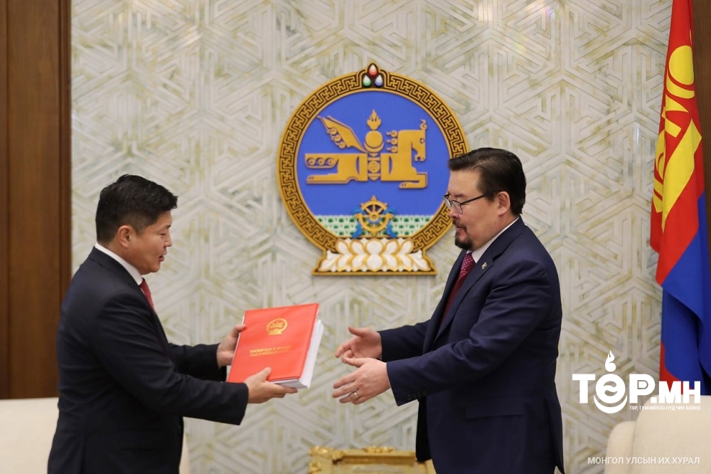 Бооцоот таавар, хонжворт сугалааны тухай, Казиногийн тухай, Бооцоот морин уралдааны тухай хуулийн төслүүдийг өргөн мэдүүллээ