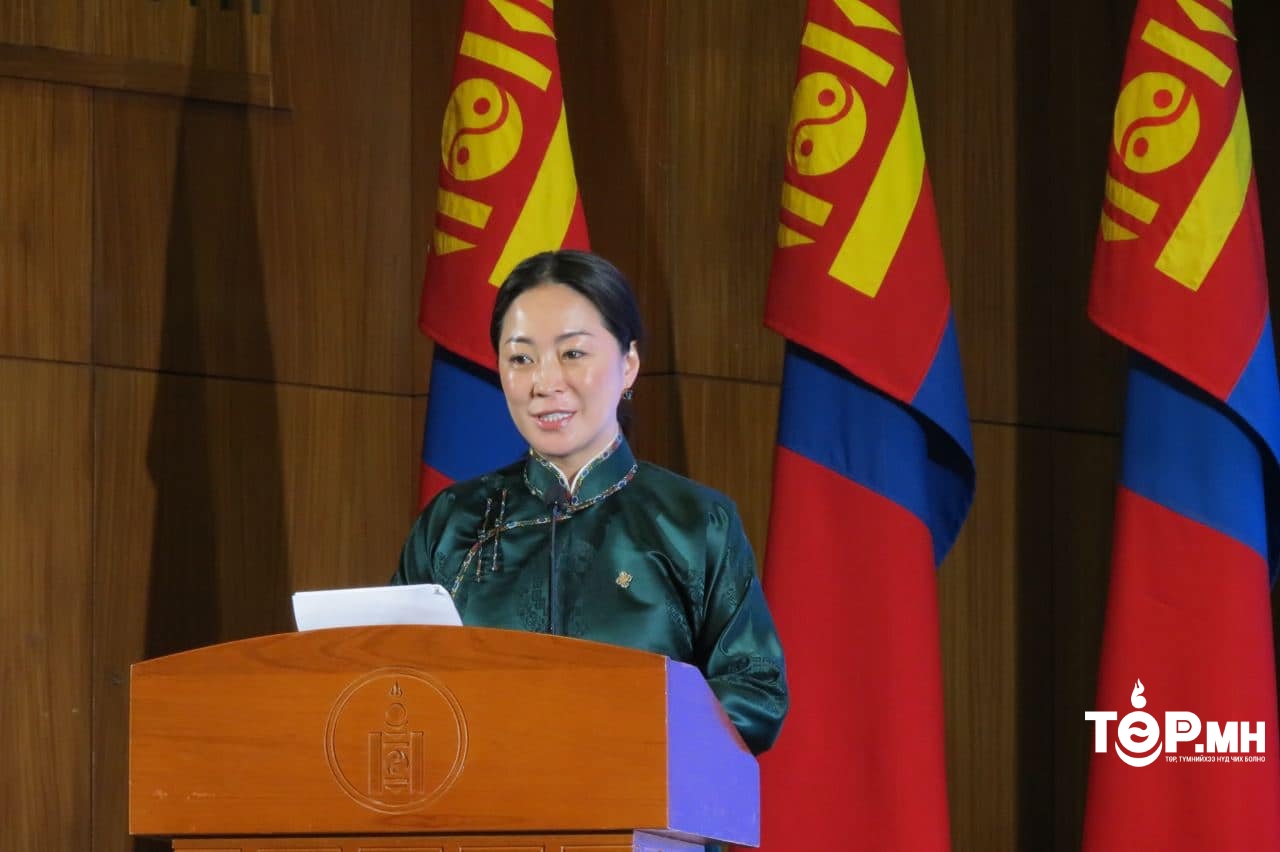 УИХ-ын гишүүн П.Анужин өөрийг нь ГҮТГЭСЭН хэмээн И.Мөнхжаргалыг шүүхэд өгөхөө мэдэгдэв